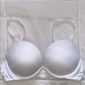 PINK Victoria’s Secret Wear Everywhere SuperPushUp